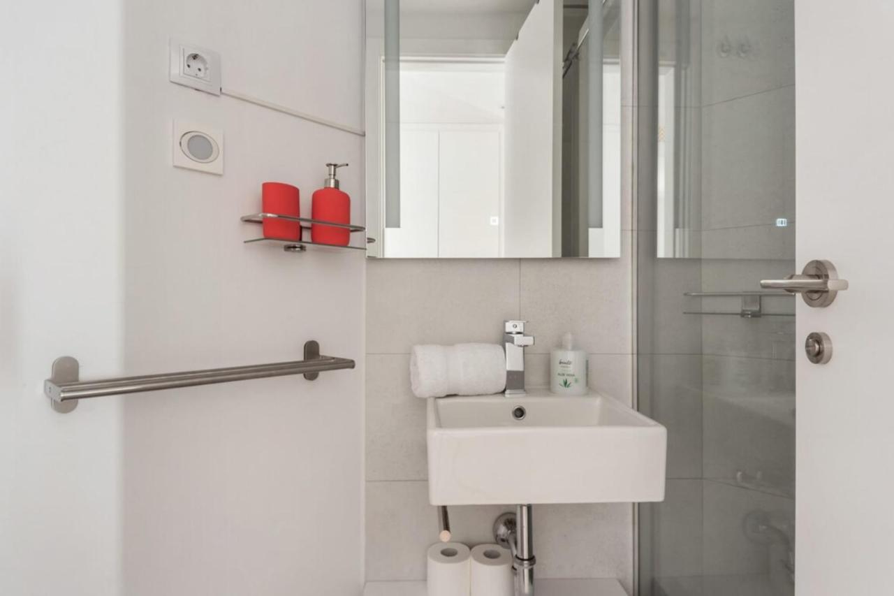 Incredible Design 2 Bedroom Apartment In Centro Madrid Esterno foto