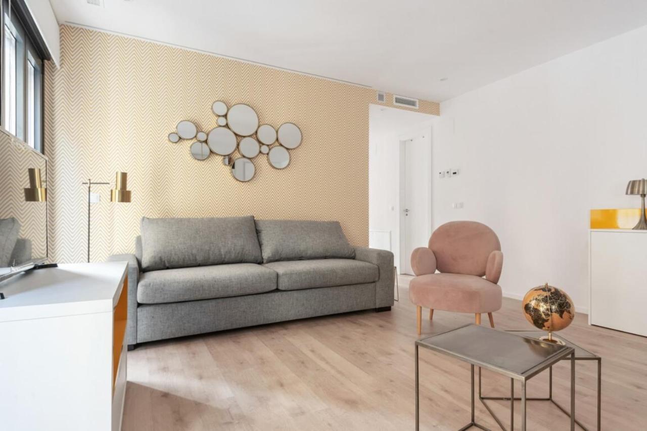 Incredible Design 2 Bedroom Apartment In Centro Madrid Esterno foto